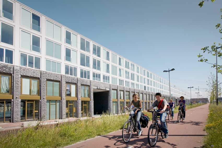 Kadegebouw (Quayside building)