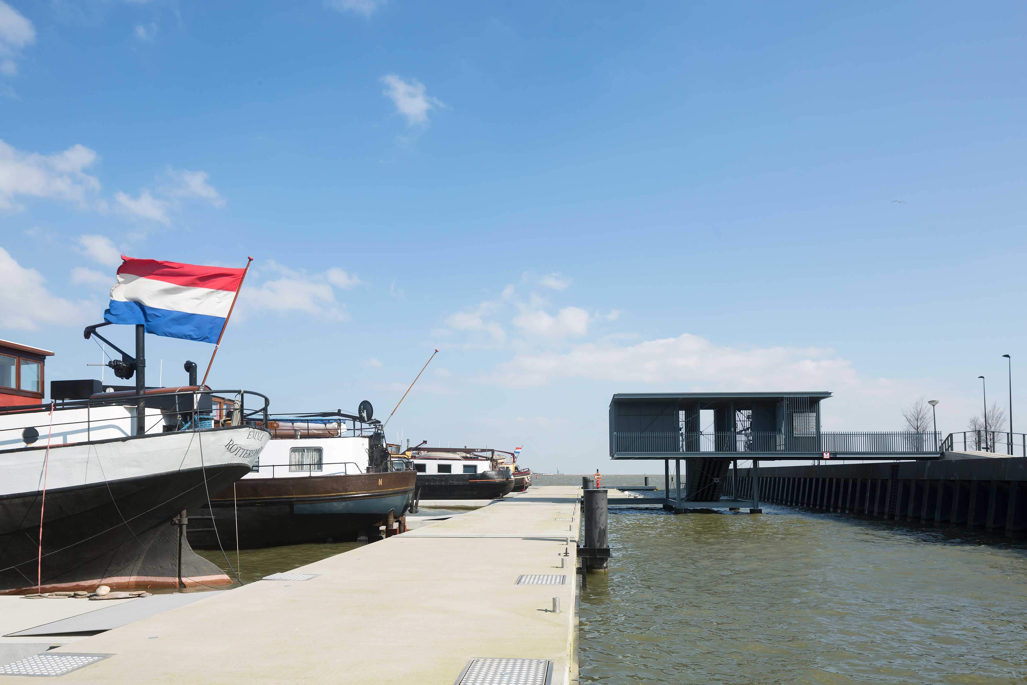 Floating harbour at Cas Oorthuyskade