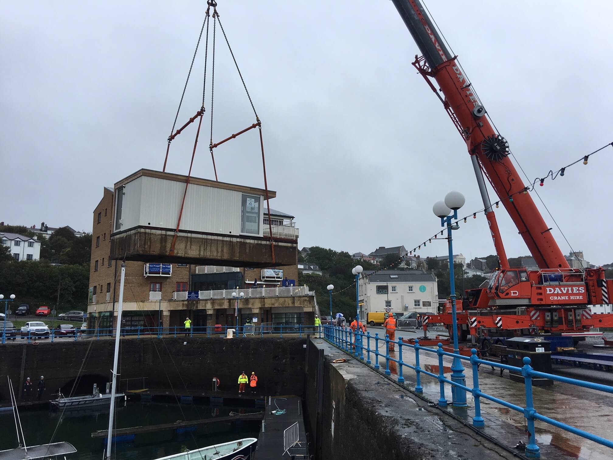 Floating hotel suites