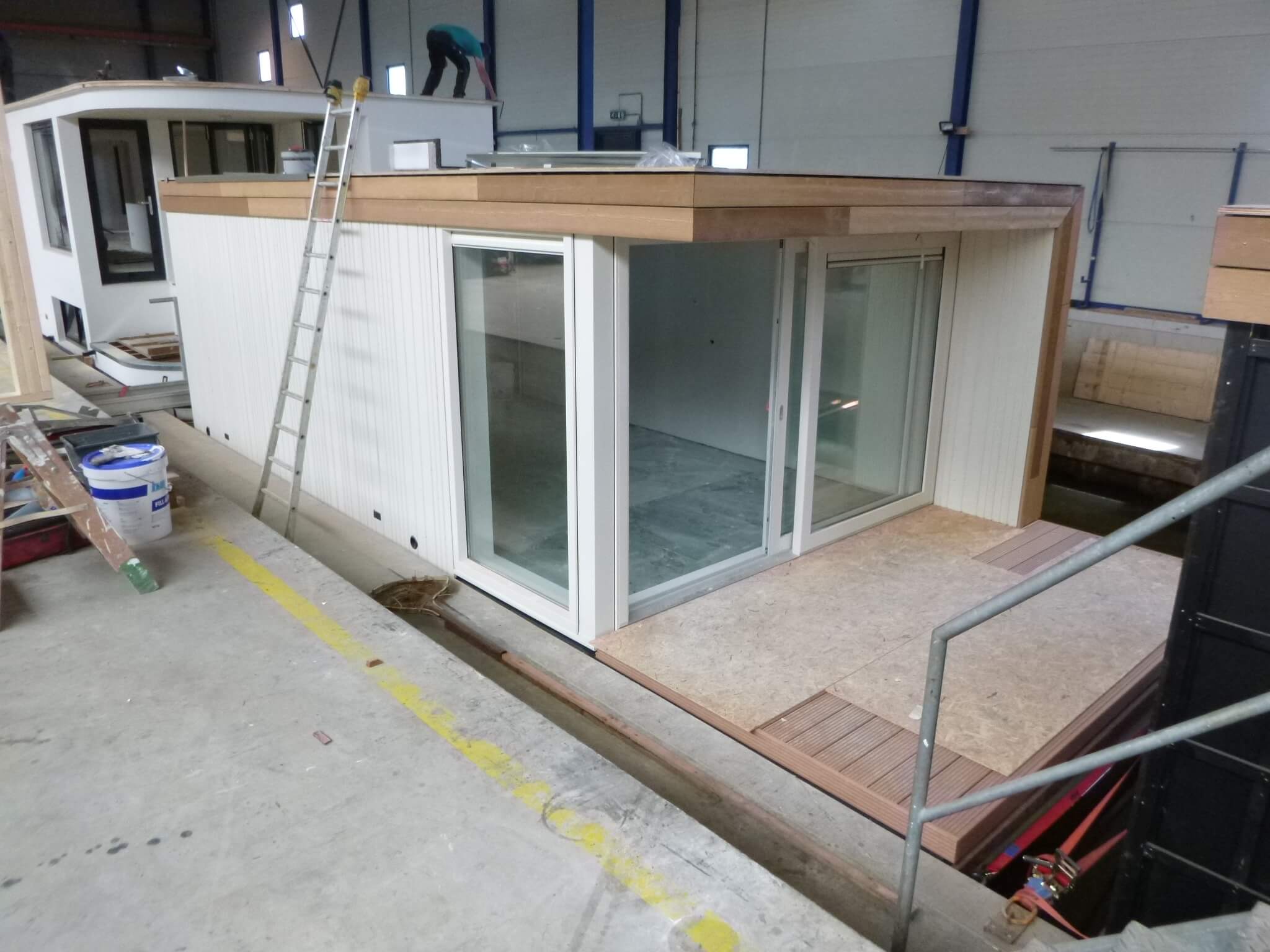 Floating hotel suites