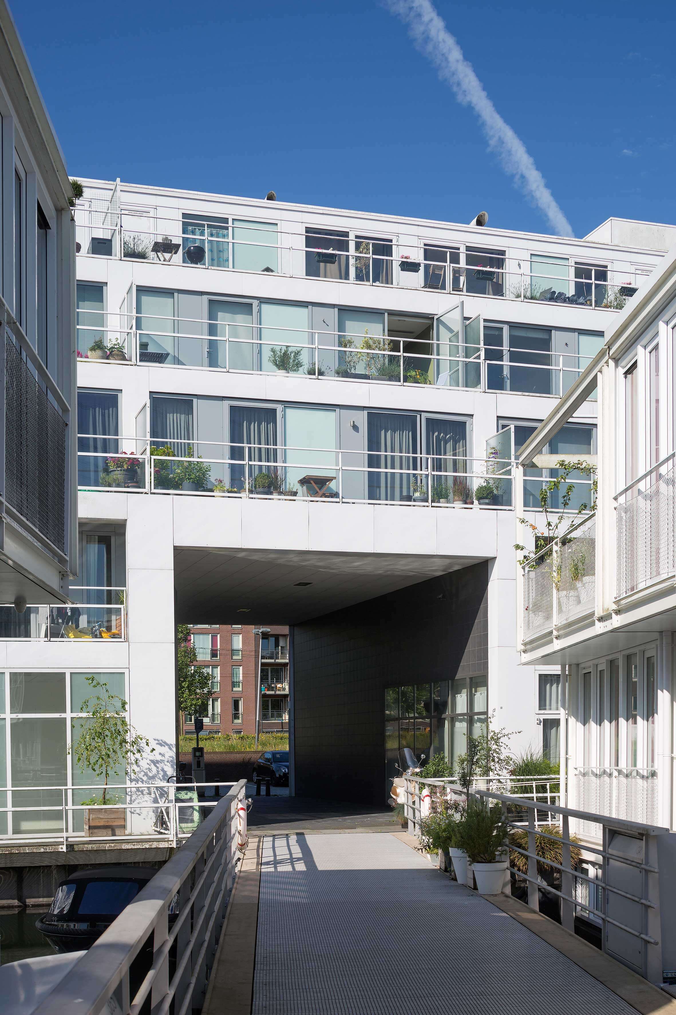 Kadegebouw (Quayside building)