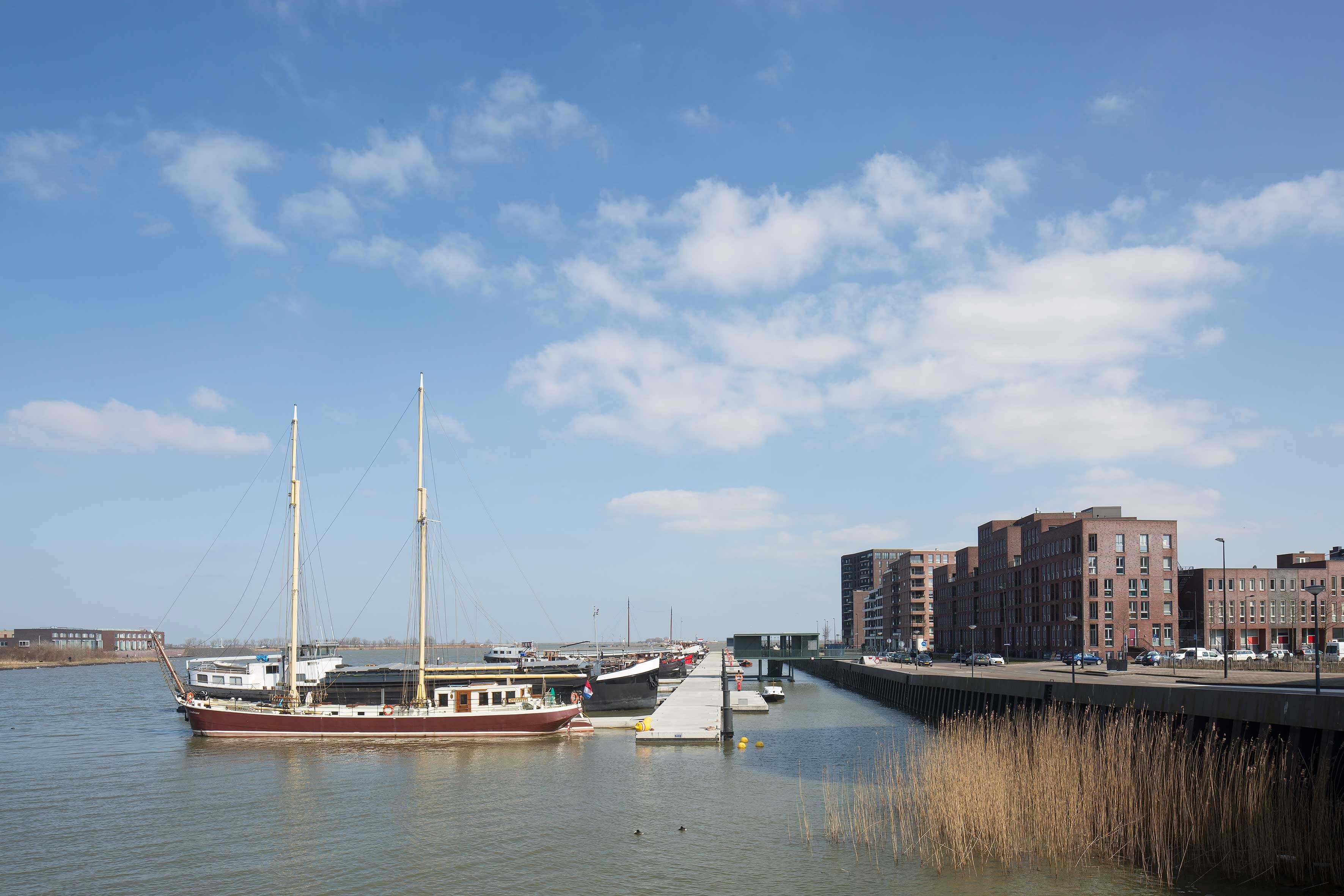 Floating harbour at Cas Oorthuyskade