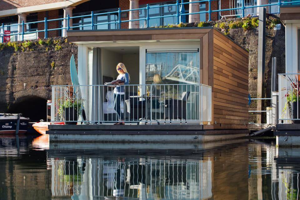 Floating hotel suites