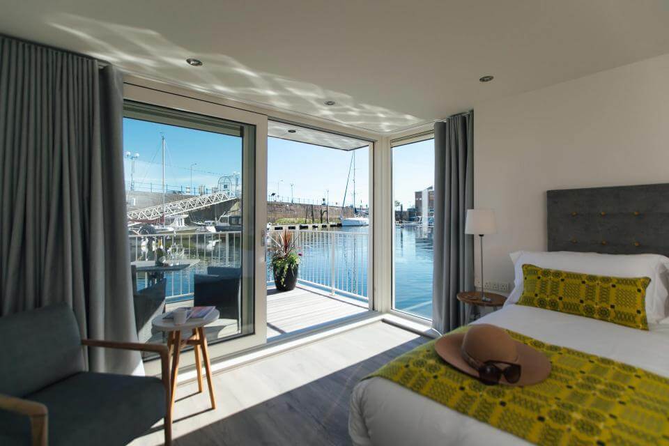 Floating hotel suites